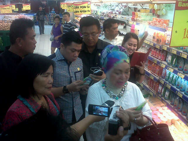 Produk Kadaluarsa Marak di Hypermart